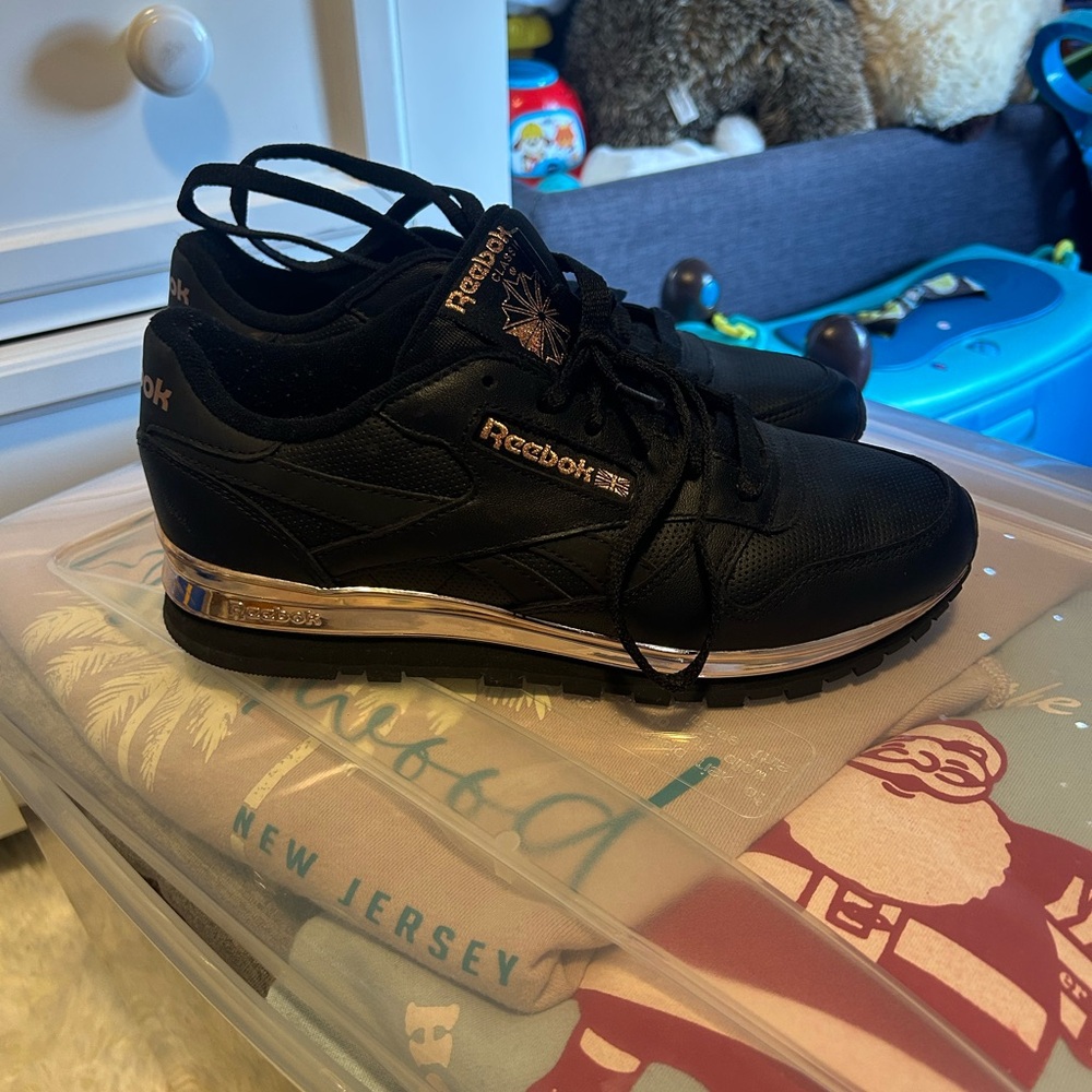 Reebok Men's Black Sneakers